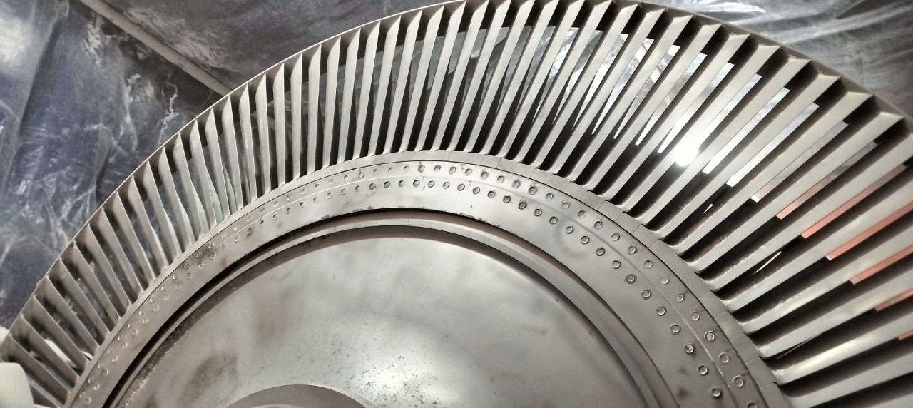 Phun bột nhôm Rotor cao trung áp  tuabin 600MW
